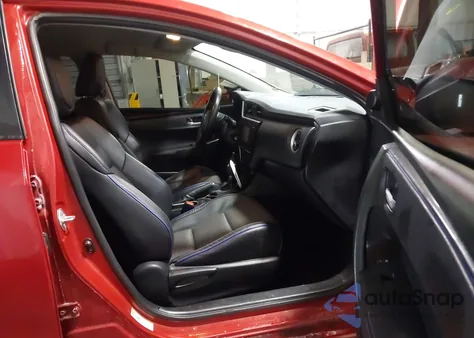 2017 Toyota Corolla Se z USA, uszkodzony, nr VIN 5YFBURHE5HP654429